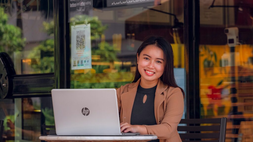 woman virtual assistance